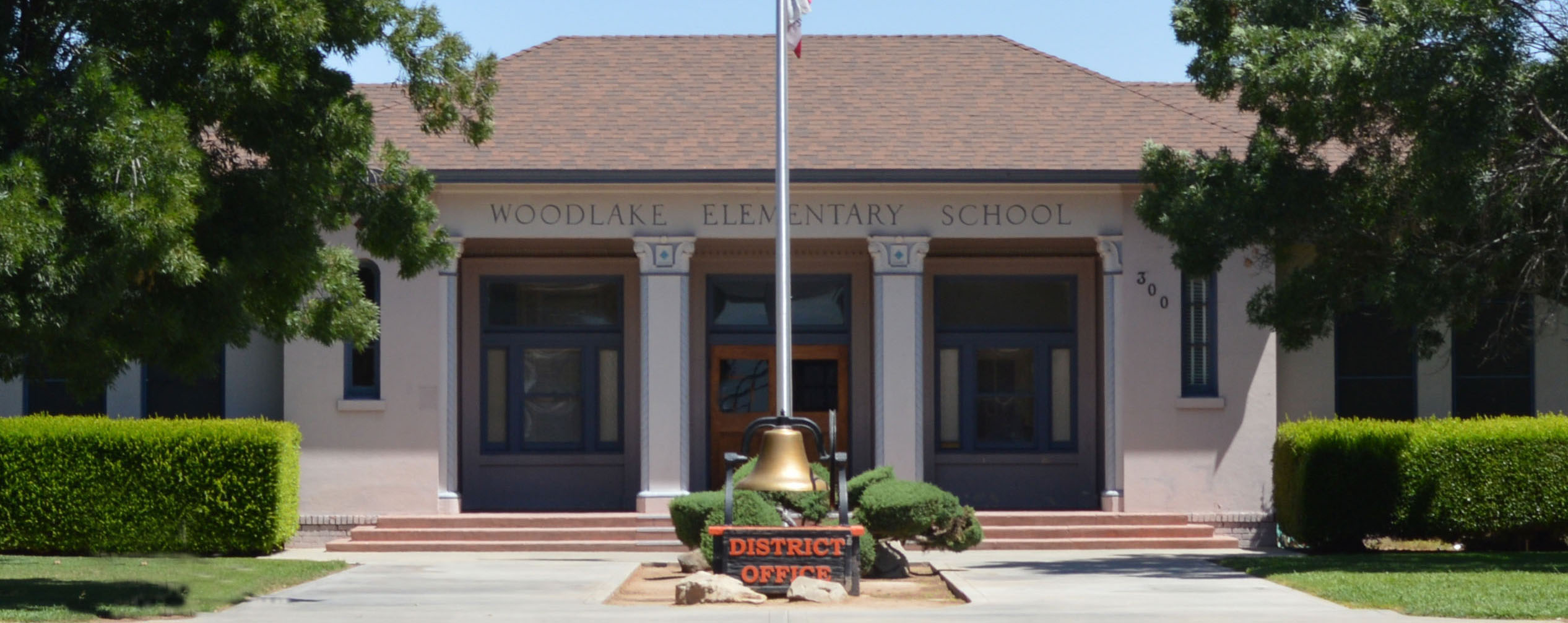 Woodlake Unified School District Logo