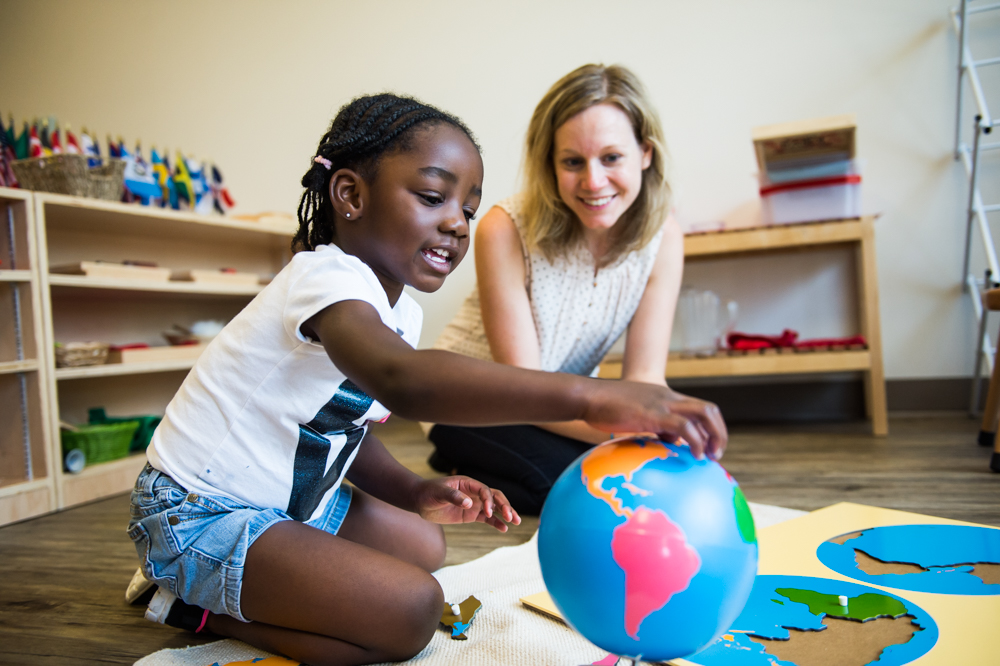 Guidepost Montessori Logo